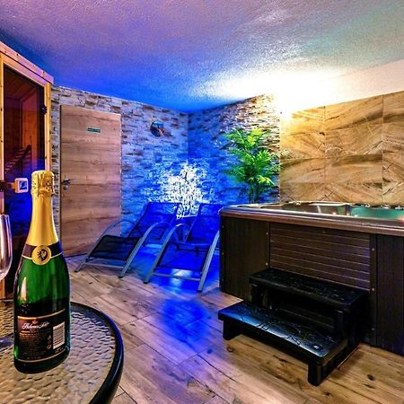Hořice na Šumavě Hotel Stara Skola Na Sumave מראה חיצוני תמונה