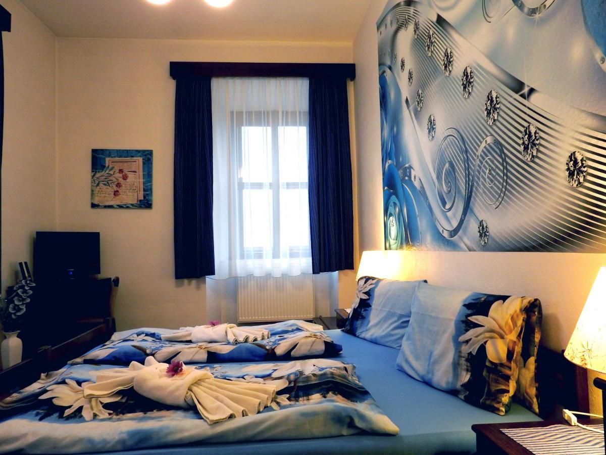 Hořice na Šumavě Hotel Stara Skola Na Sumave מראה חיצוני תמונה