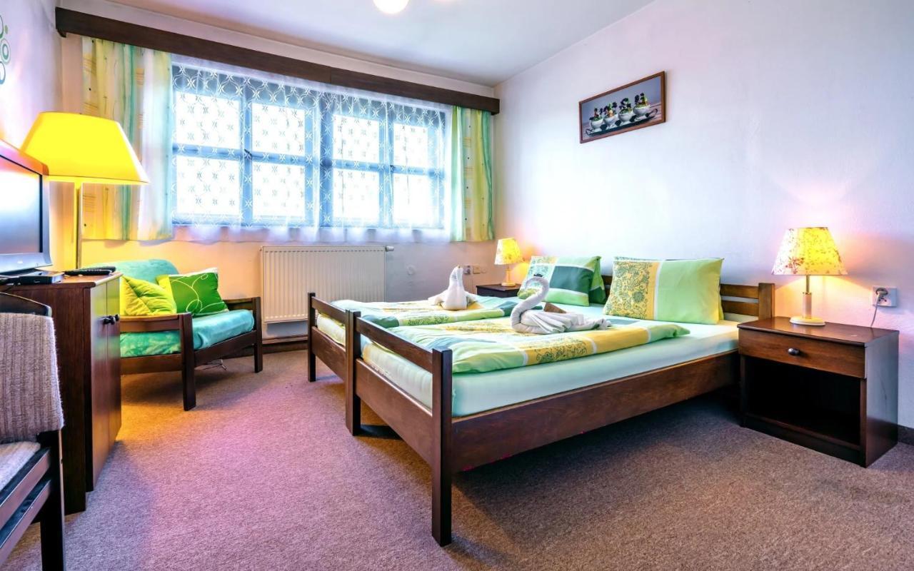 Hořice na Šumavě Hotel Stara Skola Na Sumave מראה חיצוני תמונה