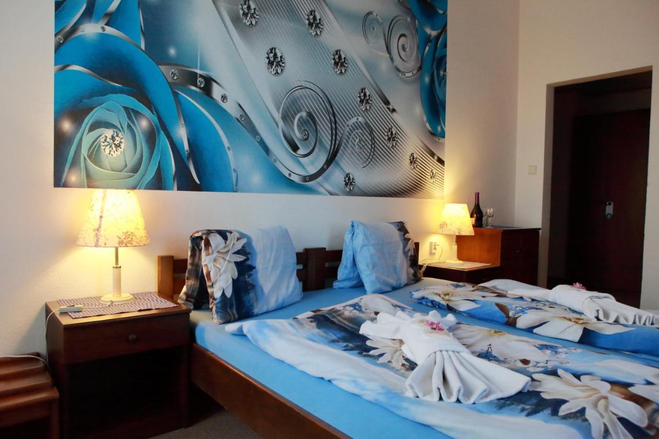 Hořice na Šumavě Hotel Stara Skola Na Sumave מראה חיצוני תמונה