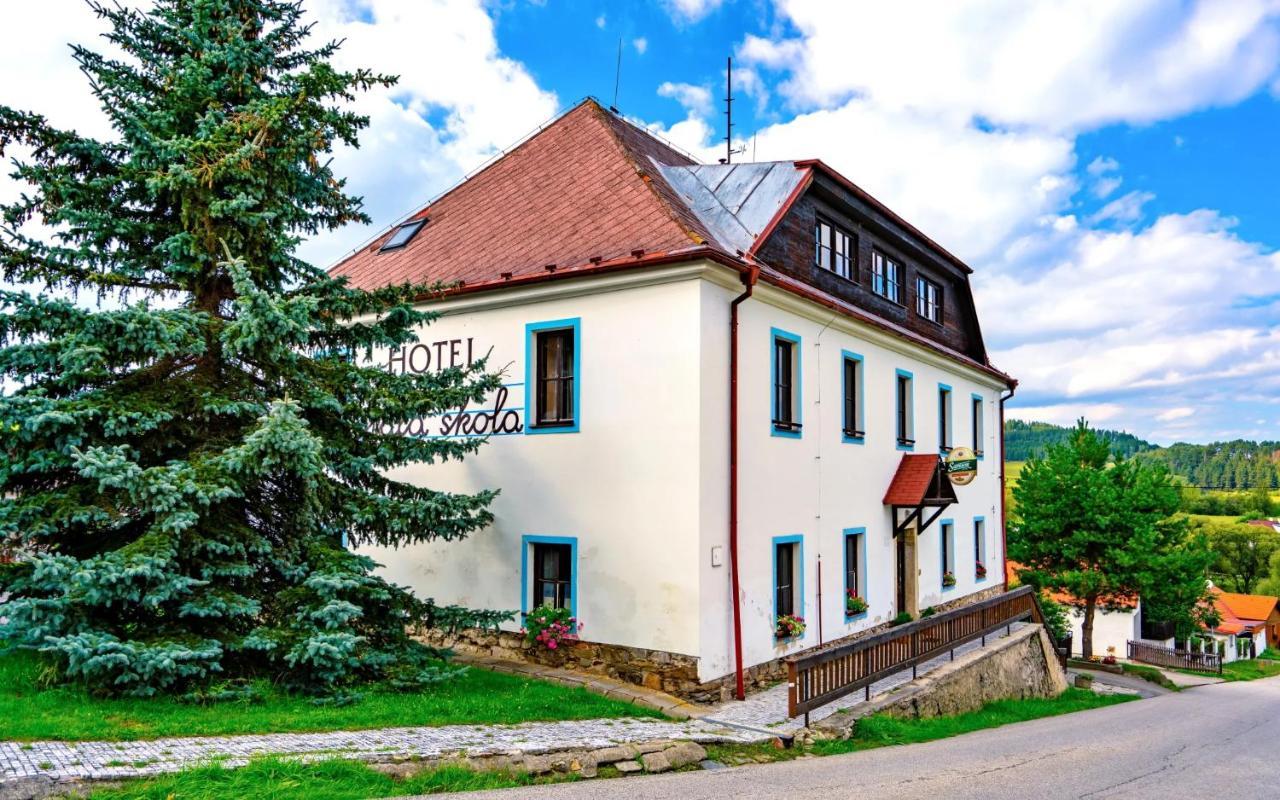 Hořice na Šumavě Hotel Stara Skola Na Sumave מראה חיצוני תמונה