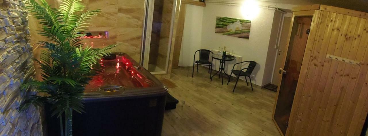Hořice na Šumavě Hotel Stara Skola Na Sumave מראה חיצוני תמונה